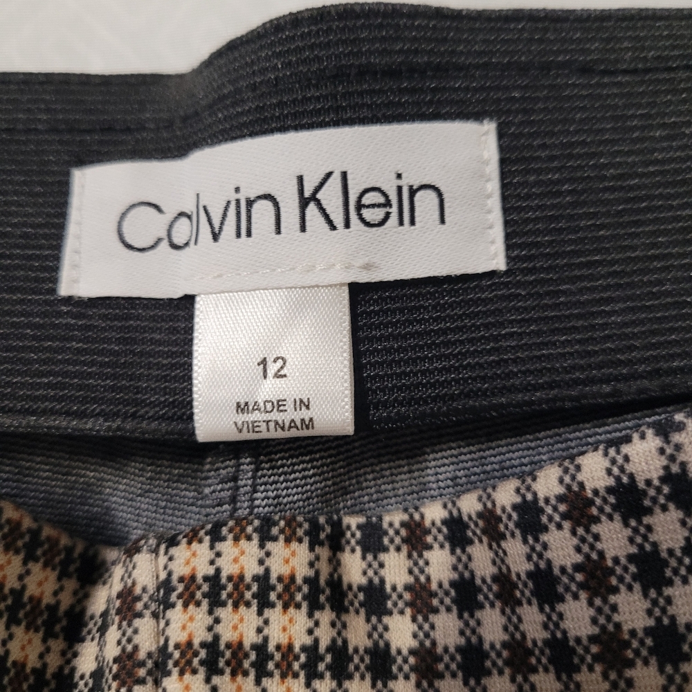 Women's Brown Plaid Pants - Picture 3 of 6